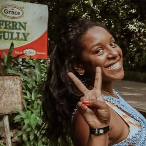 Meet your Posher, Alexia